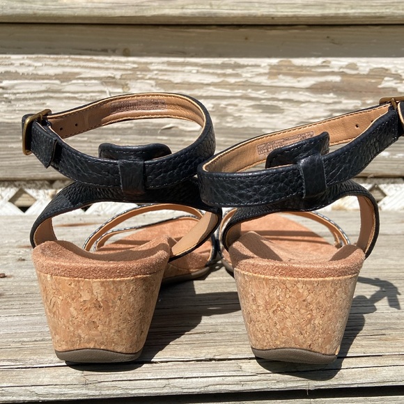 NWOB Vionic Orlanda Black Textured Leather Dressy Wedge Sandals Women's Size 11 - Picture 11 of 15